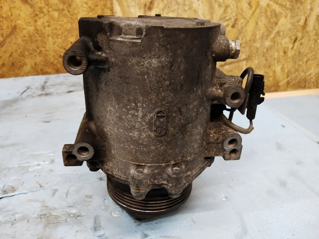 Компрессор кондиционера Suzuki Swift M15A