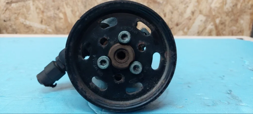 Насос гидроусилителя руля Volkswagen Golf AKL