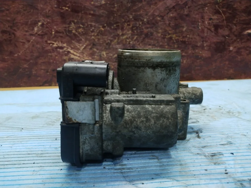 Дроссельная заслонка Skoda Fabia CBZ