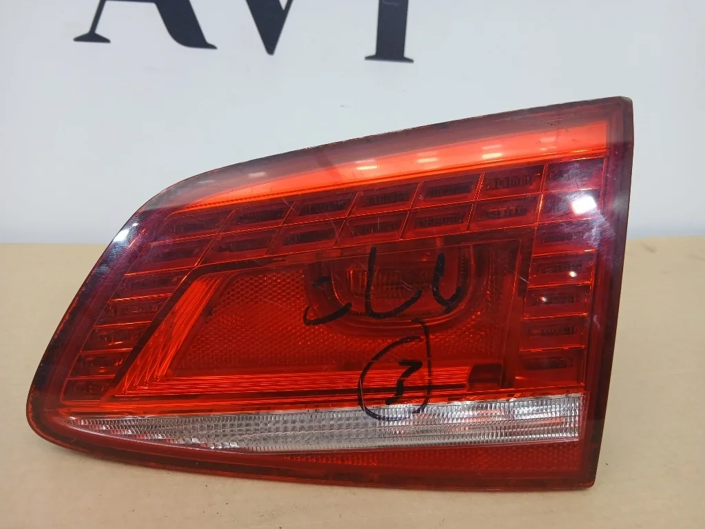 Фонарь задний левый задний левый Volkswagen Passat
