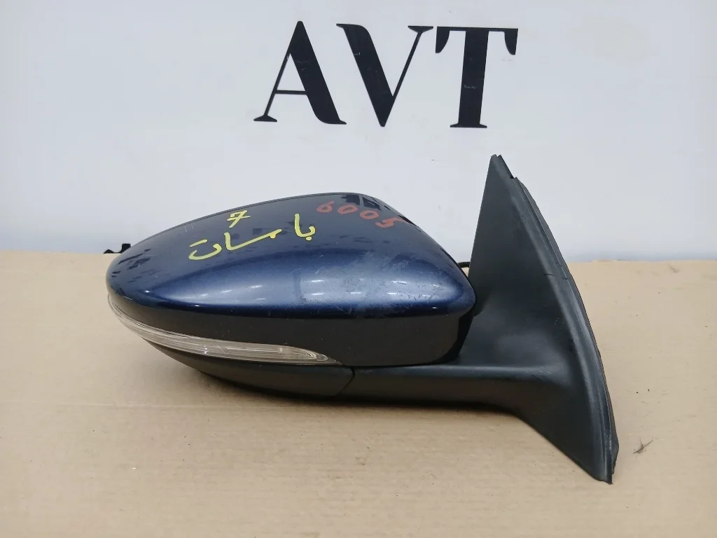 Зеркало правое Volkswagen Passat B7