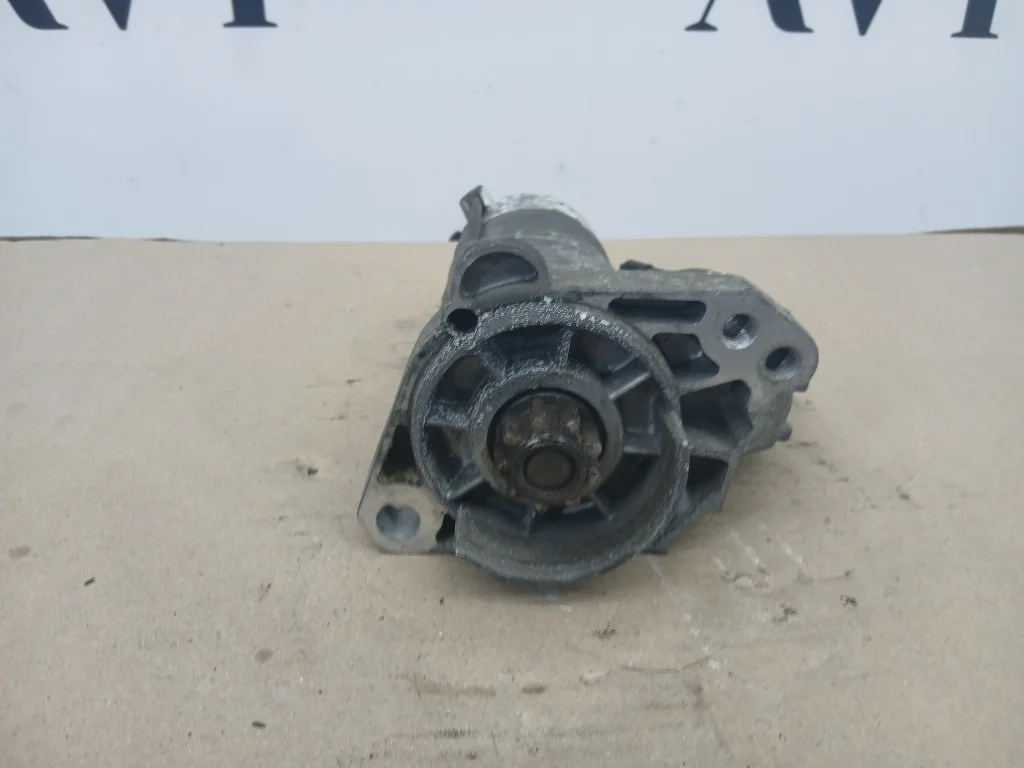 Стартер Volkswagen Touareg GP AXQ