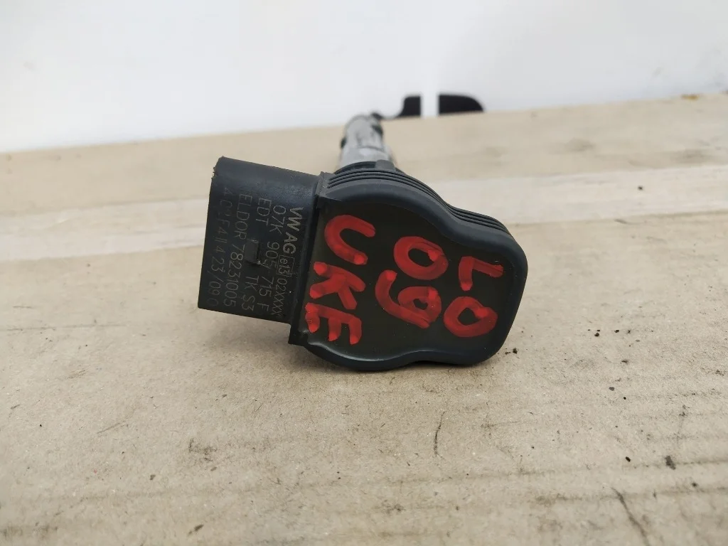 Катушка зажигания Audi A3 8P CDA