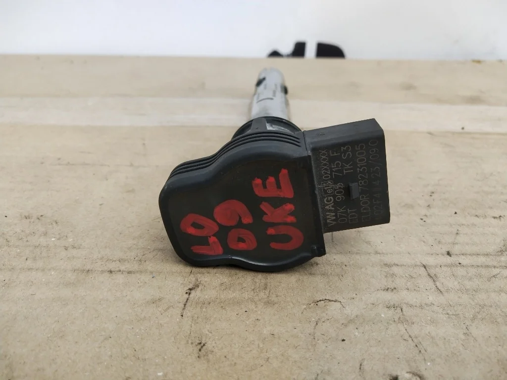Катушка зажигания Audi A3 8P CDA