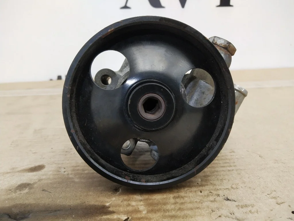 Насос гидроусилителя руля Chevrolet Cruze F18D4