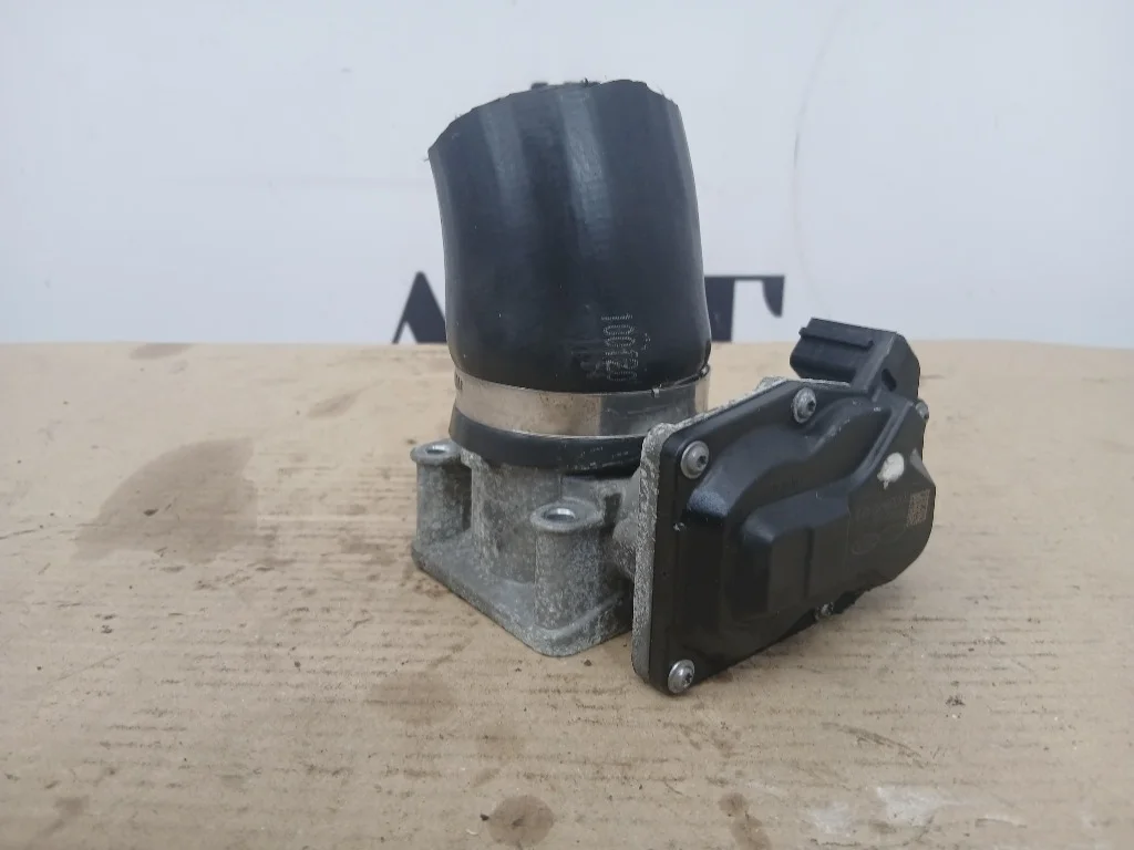 Дроссельная заслонка Hyundai Santa Fe D4HB