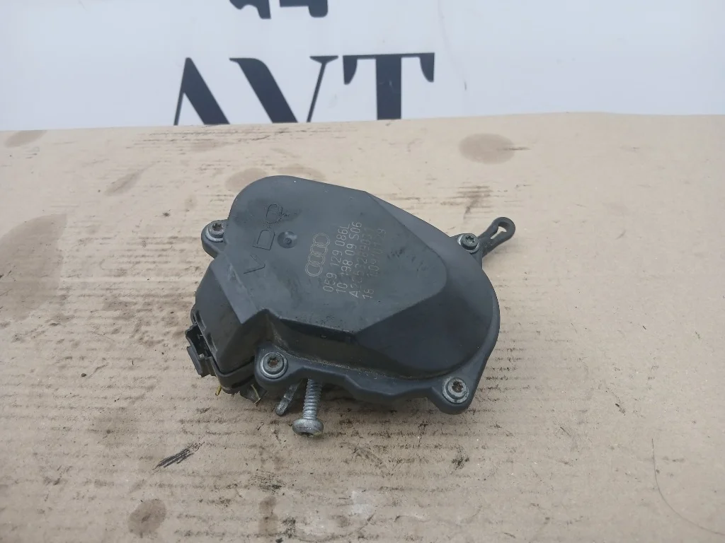 Механизм изменения геометрии впускного коллектора