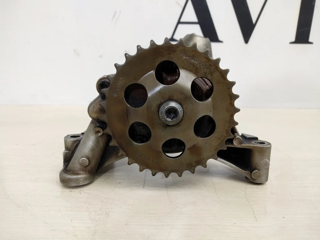 Масляный насос Volkswagen Passat AWT