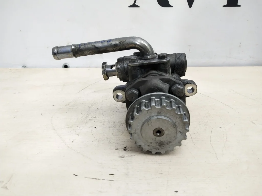 Насос гидроусилителя руля Volkswagen Touareg GP