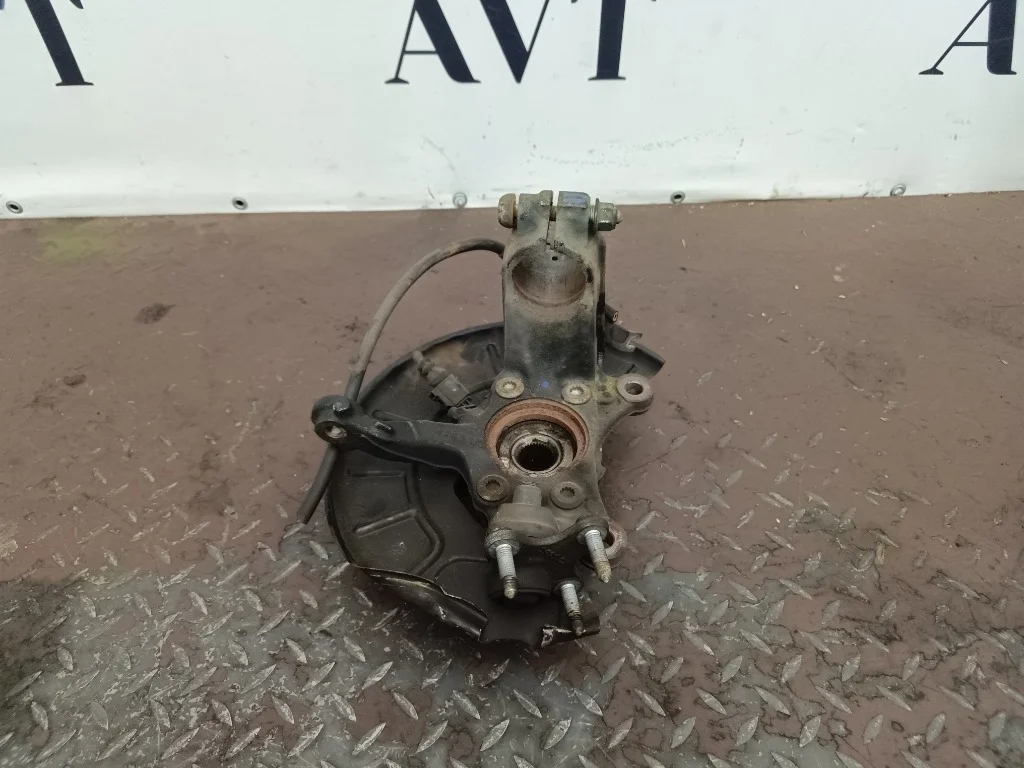 Кулак поворотный передний левый Audi Q3 8U