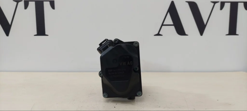 Дроссельная заслонка Volkswagen Touareg NF CRCA