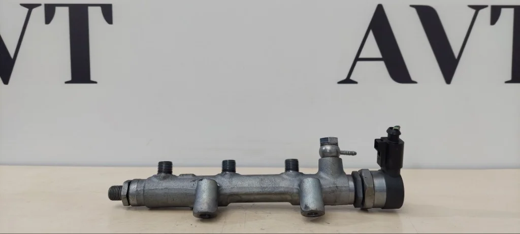 Топливная рейка Volkswagen Touareg NF CRCA CRC