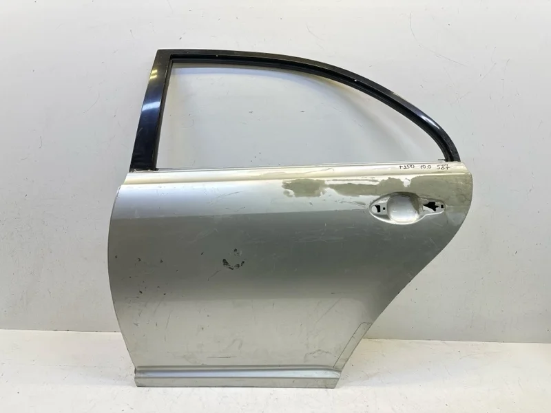 Дверь Toyota Avensis 2001-2006 T250