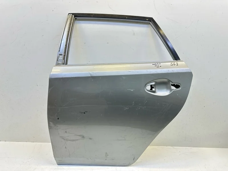 Дверь Toyota Auris 2012-2018