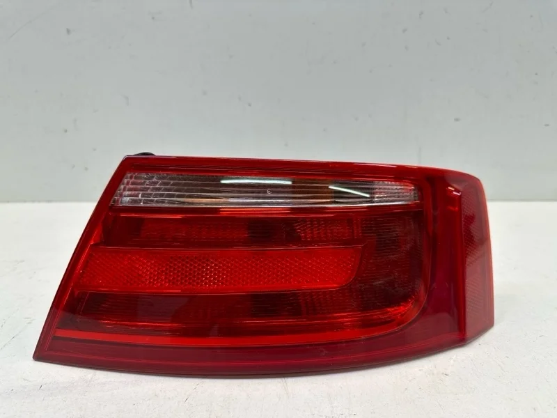 Фонарь AUDI A5 2008-2015 8T