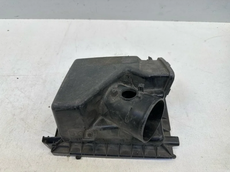 Корпус воздушного фильтра Toyota Camry 2011-2018 V50