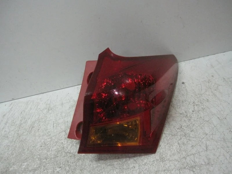 Фонарь Toyota Auris 2012-2018