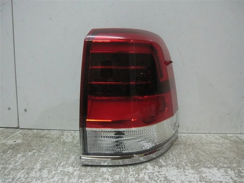 Фонарь Toyota Land Cruiser 2016> 200