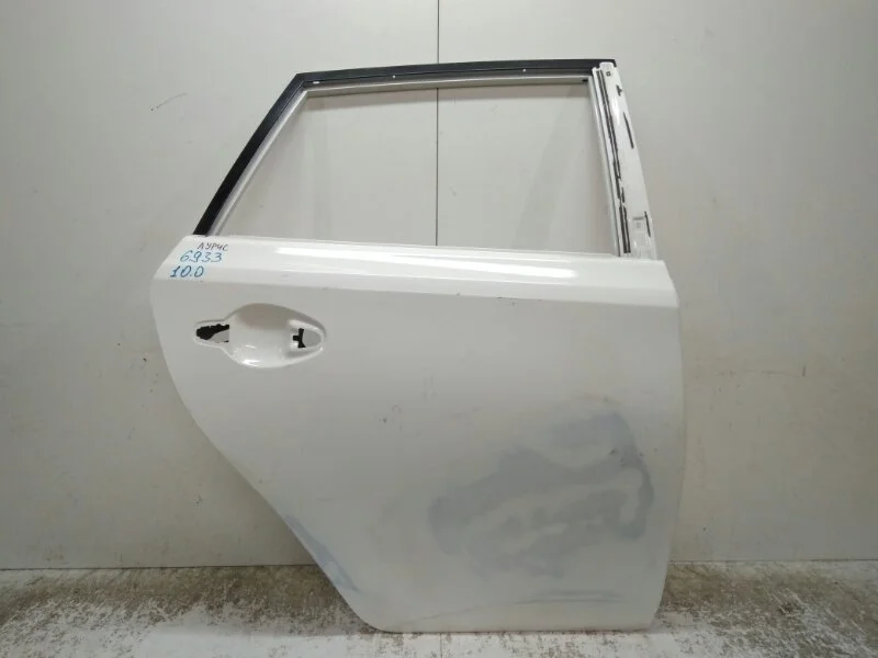 Дверь Toyota Auris 2012-2018