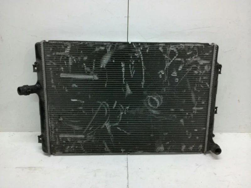 Радиатор двс AUDI A3 2008-2013 8P