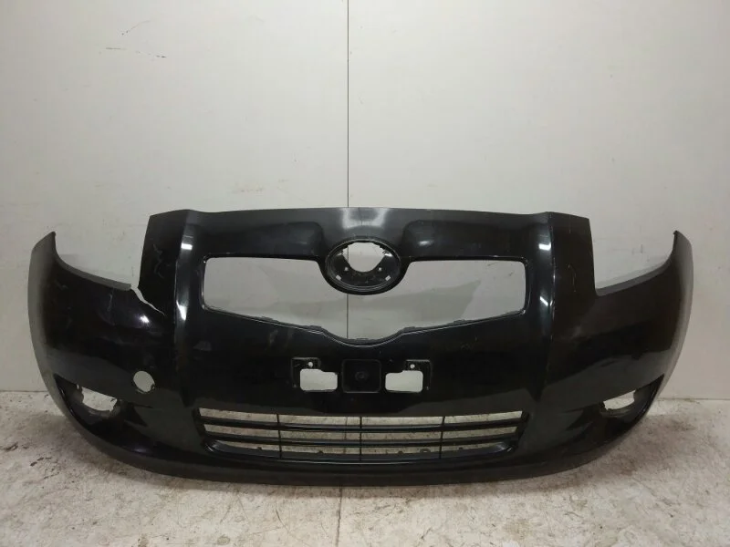 Бампер Toyota Yaris 2005-2009