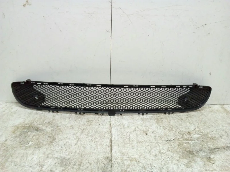 Решетка бампера Mercedes-Benz GLA 2013-2018 X156