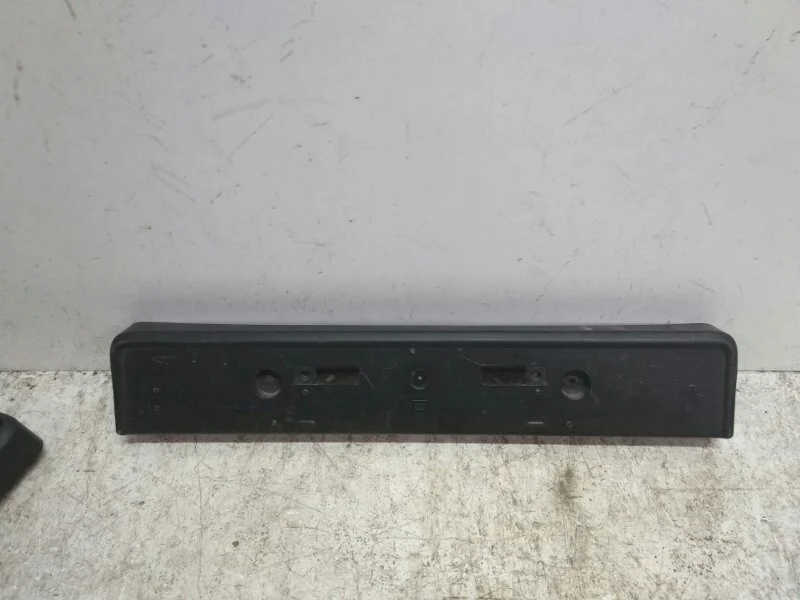 Площадка под гос. номер Toyota Land Cruiser Prado Рестайлинг 150