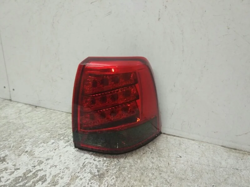 Фонарь Toyota Land Cruiser Рестайлинг 200