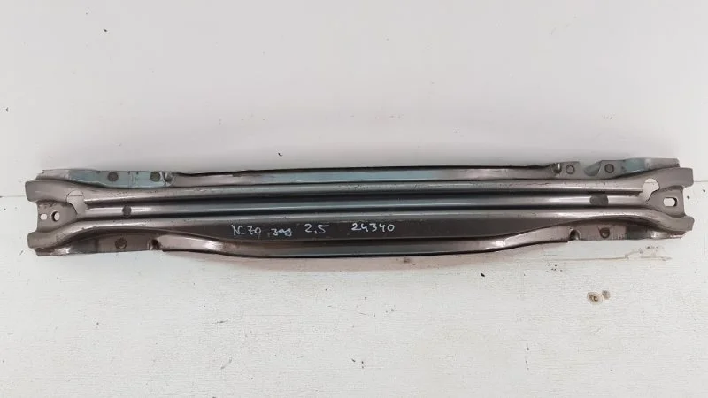 Усилитель бампера Volvo XC70 2007>