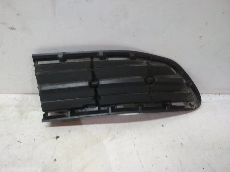 Заглушка бампера Toyota Rav4 2013-2015 40