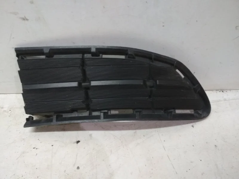 Заглушка бампера Toyota Rav4 2013-2015 40