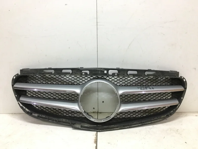 Решетка радиатора Mercedes-Benz -Class 2013-2016 W212