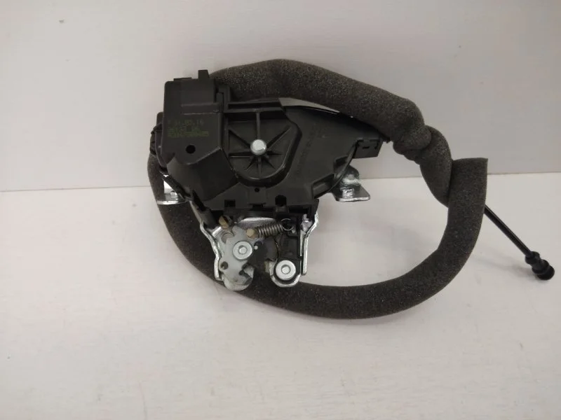 Замок крышки багажника Mercedes-Benz -Class с 2007-2015 W204