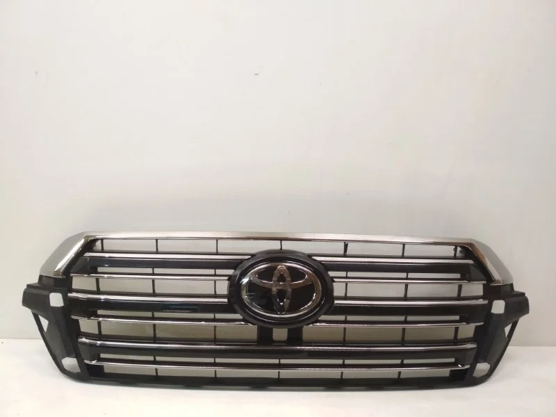 Решетка радиатора Toyota Land Cruiser 2016- 200