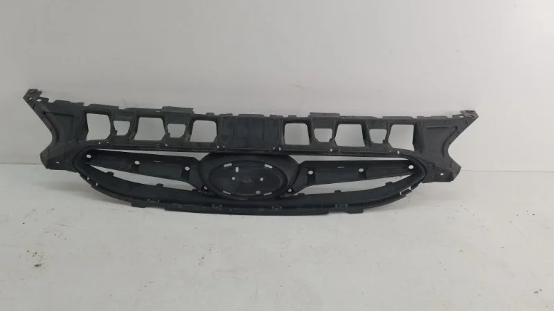 Решетка радиатора Hyundai Solaris 2010-2015