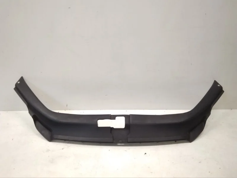 Накладка замка капота AUDI Q7 2006-2015 4L