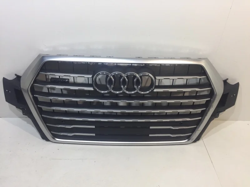 Решетка радиатора AUDI Q7 2015-2017 4M