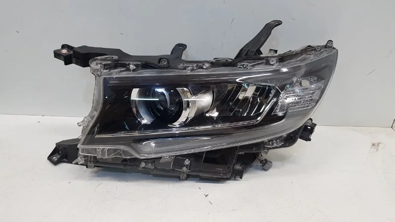 Фара Toyota Land Cruiser Prado 2017-2023 150