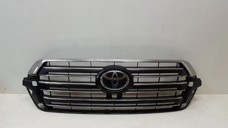 Решетка радиатора Toyota Land Cruiser 2016- 200