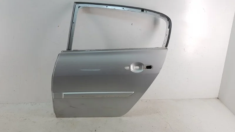 Дверь Renault Megane 2003-2010