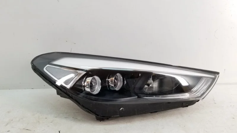 Фара Hyundai Tucson 2015-2018 3