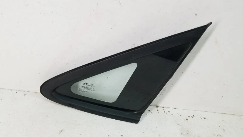 Стекло собачника Hyundai Ix35 2009-2015