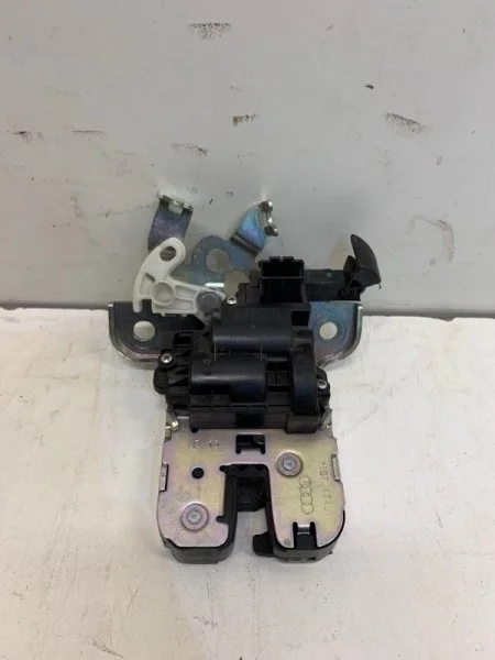 Замок крышки багажника AUDI Q5 2009-2016 8R