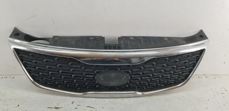 Решетка радиатора Kia sorento 2009-