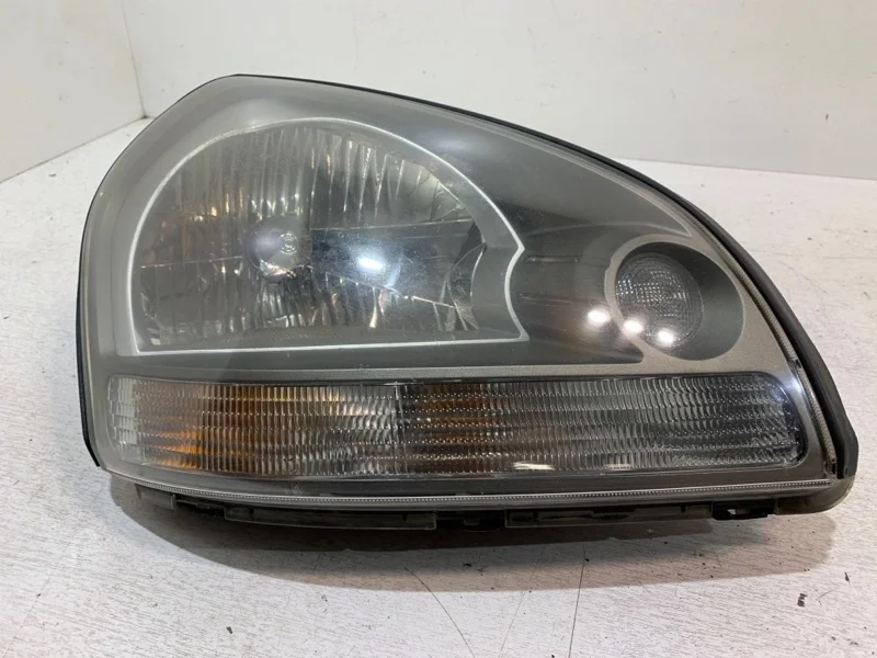 Фара Hyundai Tucson с 2004-2010