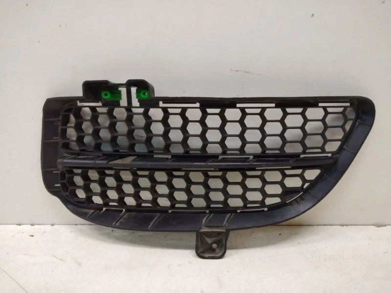 Решетка бампера Volkswagen Touareg 2008-2010