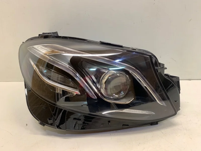 Фара Mercedes-Benz -Class 2016-2020 W213