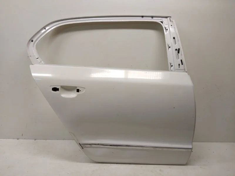 Дверь Skoda Superb 2008-2015