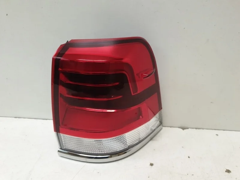 Фонарь Toyota Land Cruiser 2016- 200