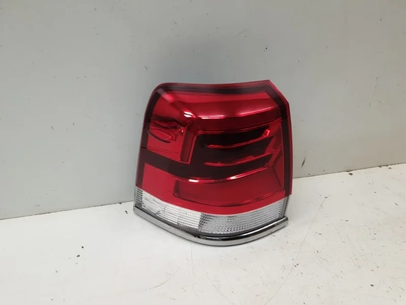 Фонарь Toyota Land Cruiser 2016-2020 200